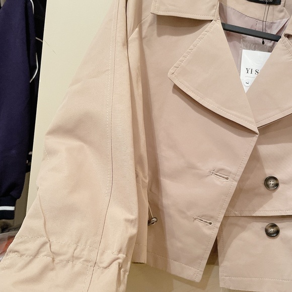 NEW WITH TAG Cropped blazer - Picture 7 of 8